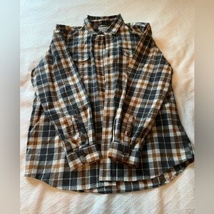 Carhartt flannel. Size: XL